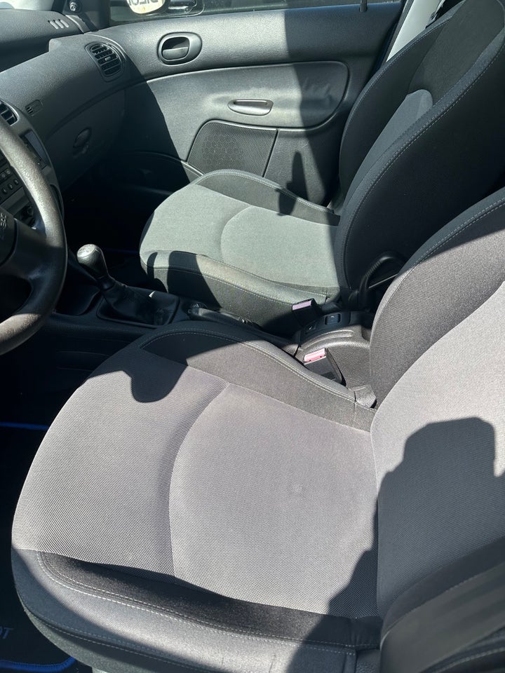 Peugeot 206 1,4 HDi XR stc. 5d