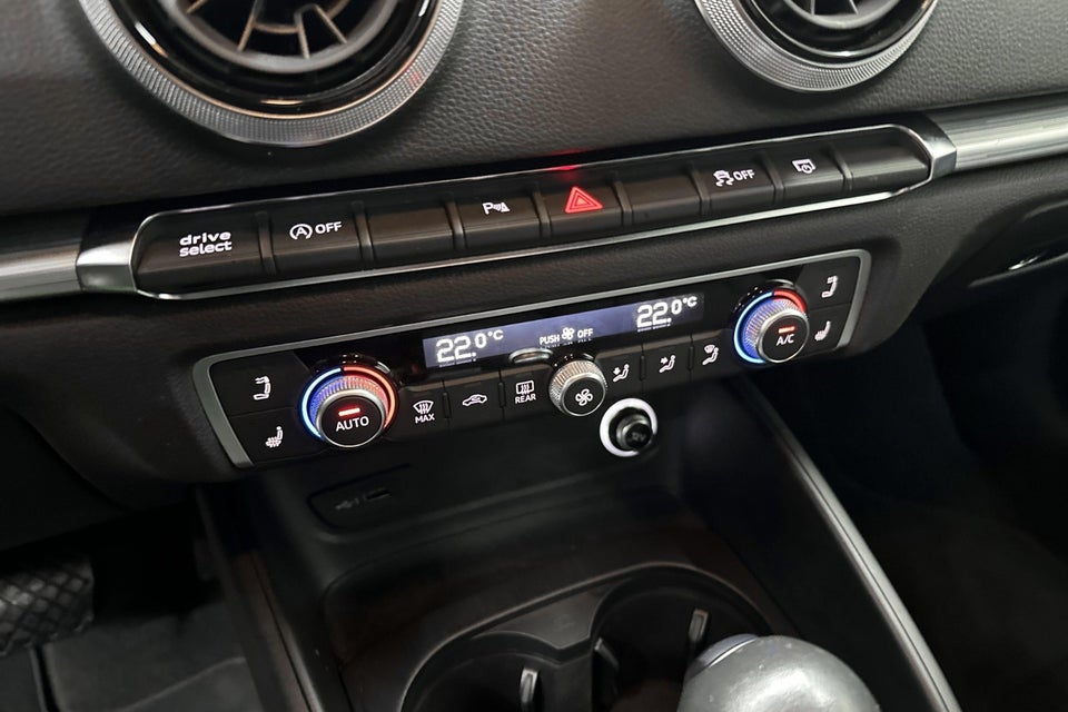 Audi A3 35 TFSi Sport Limited plus Cabriolet S-tr. 2d