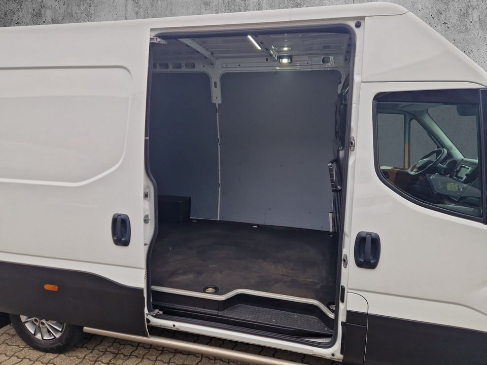 Iveco Daily 3,0 35S21 12m³ Van AG8