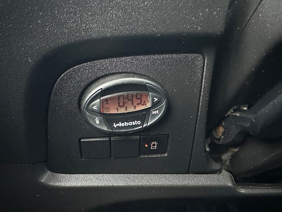 Iveco Daily 2,3 35C12 12m³ Van AG8