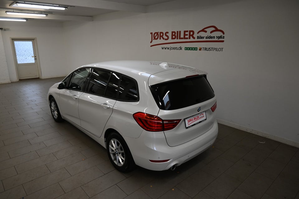 BMW 216i 1,5 Gran Tourer Connected 7prs 5d