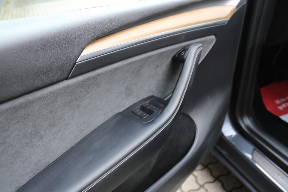 Tesla Model Y RWD 5d