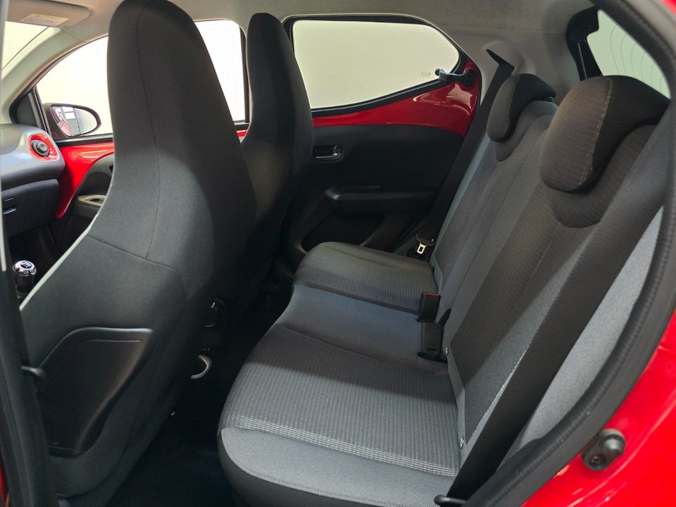 Toyota Aygo 1,0 VVT-i x-press 5d