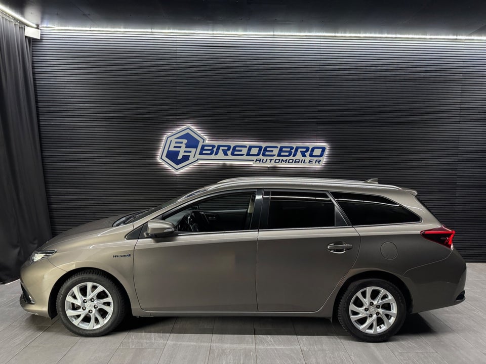Toyota Auris 1,8 Hybrid H1 Touring Sports CVT 5d