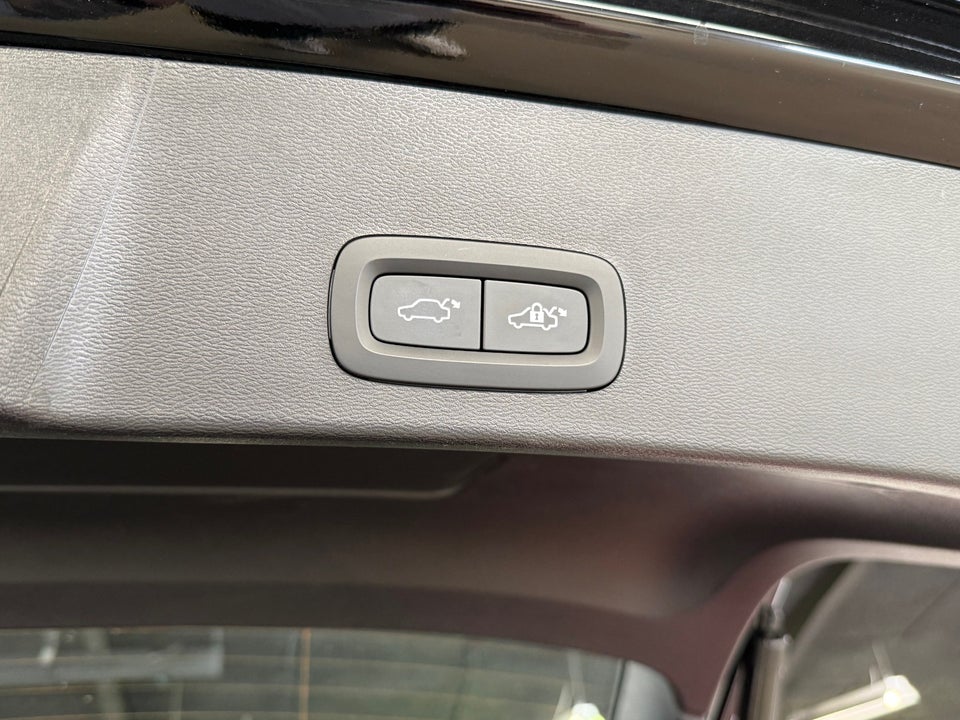 Volvo XC40 ReCharge Twin Ultimate 5d