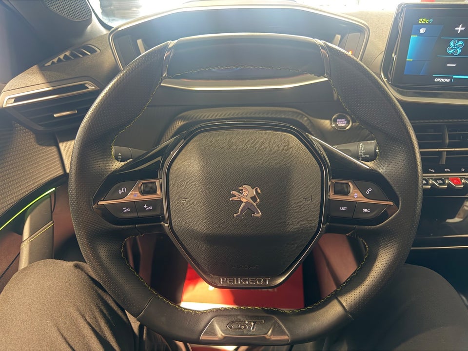 Peugeot e-208 50 GT 5d