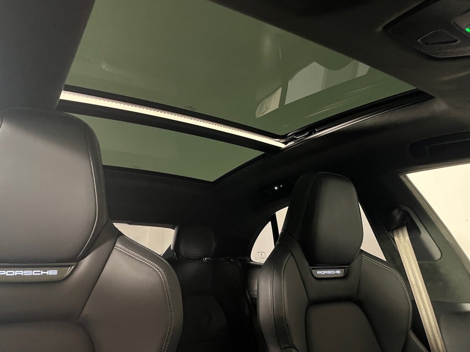 Porsche Macan Turbo 5d