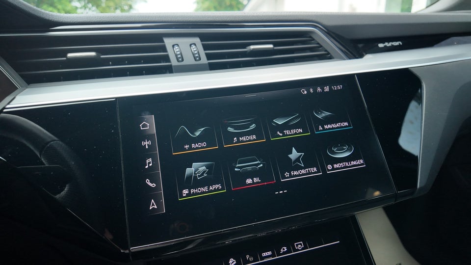 Audi e-tron 55 S-line quattro 5d