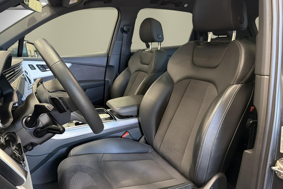 Audi Q7 55 TFSi S-line quattro Tiptr. 5d