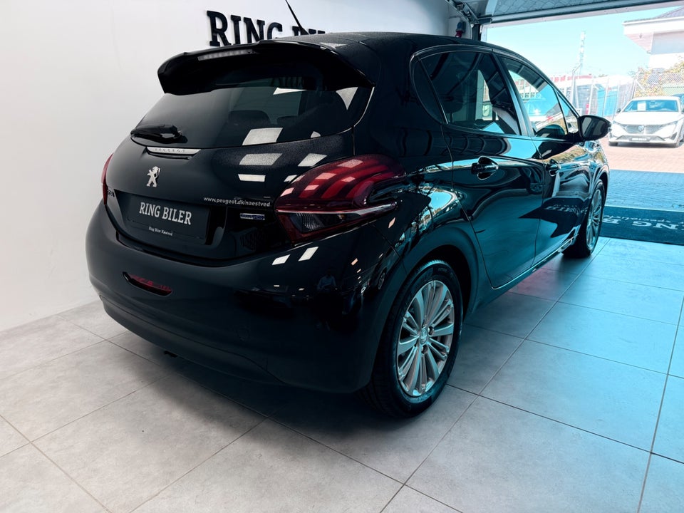 Peugeot 208 1,6 BlueHDi 100 Envy Sky 5d