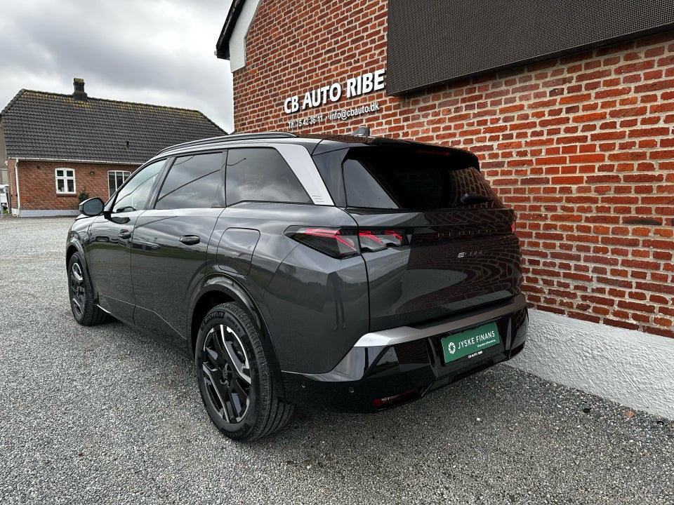 Peugeot e-5008 77 GT Pack 7prs 5d