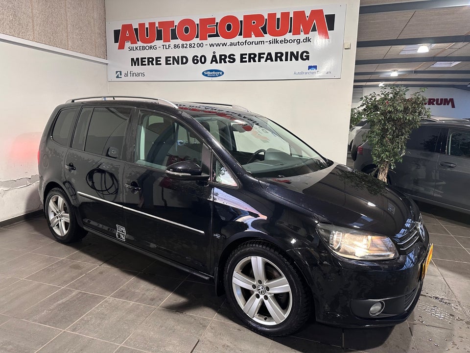 VW Touran 2,0 TDi 177 Highline DSG Van 5d