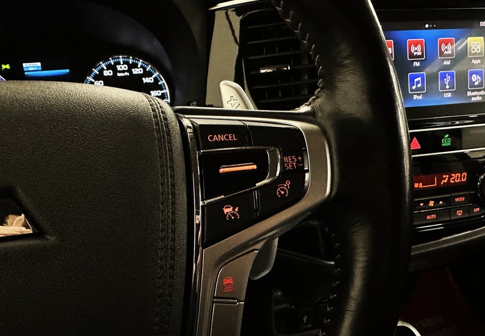 Mitsubishi Outlander 2,4 PHEV Intense CVT 4WD 5d