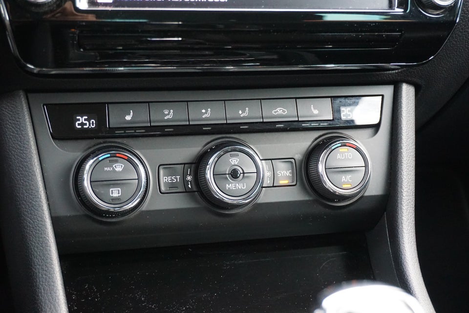 Skoda Superb 1,4 TSi 150 Style Combi DSG 5d