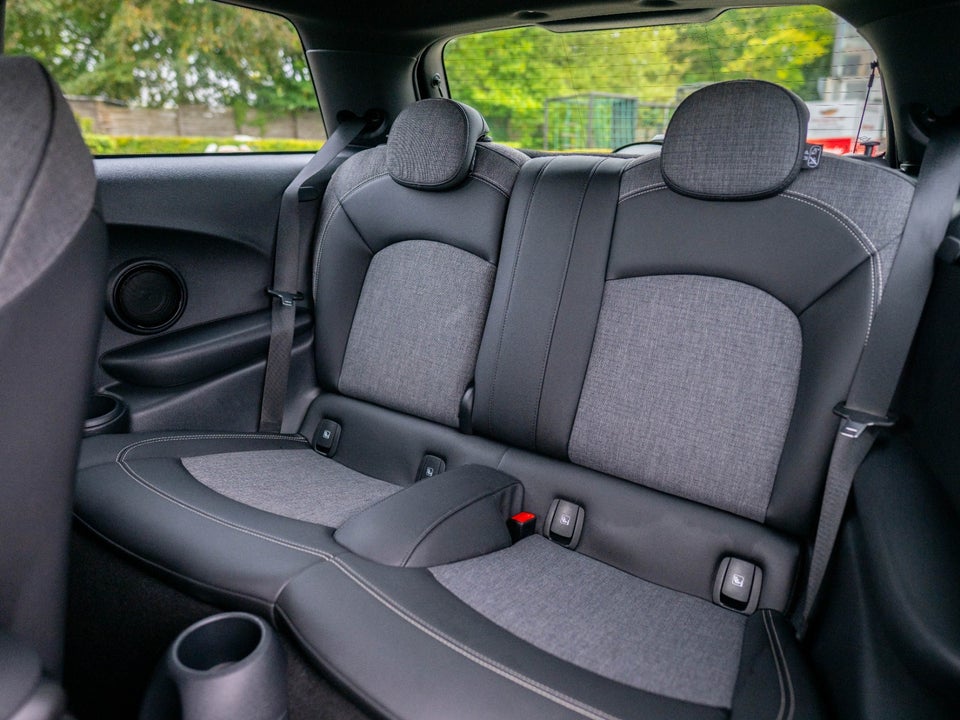MINI Cooper SE Classic Trim 3d