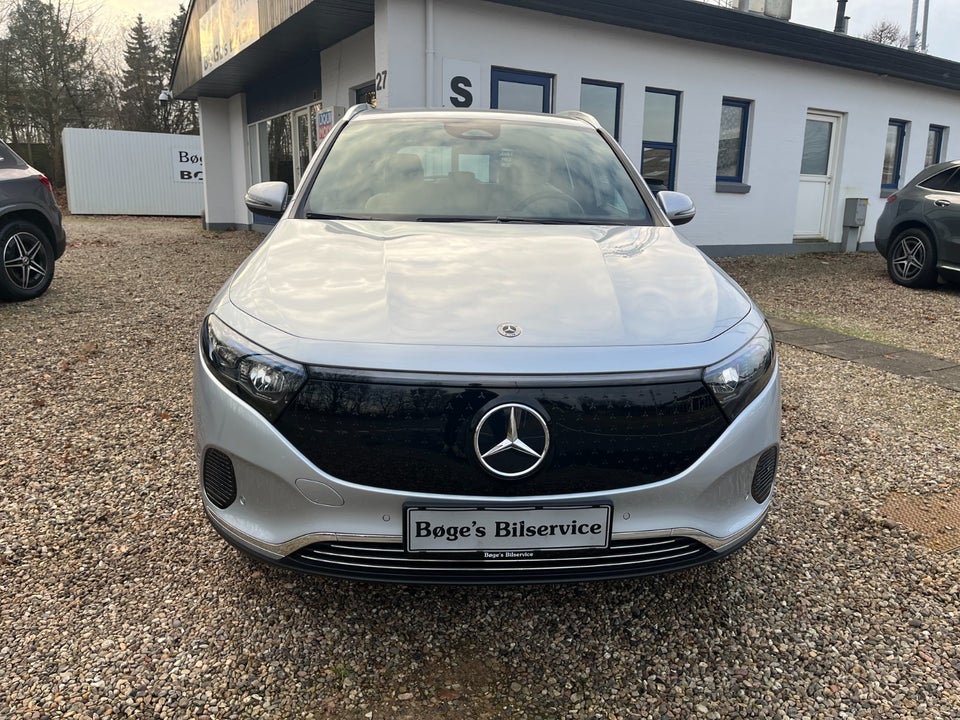 Mercedes EQA300 Progressive 4Matic 5d