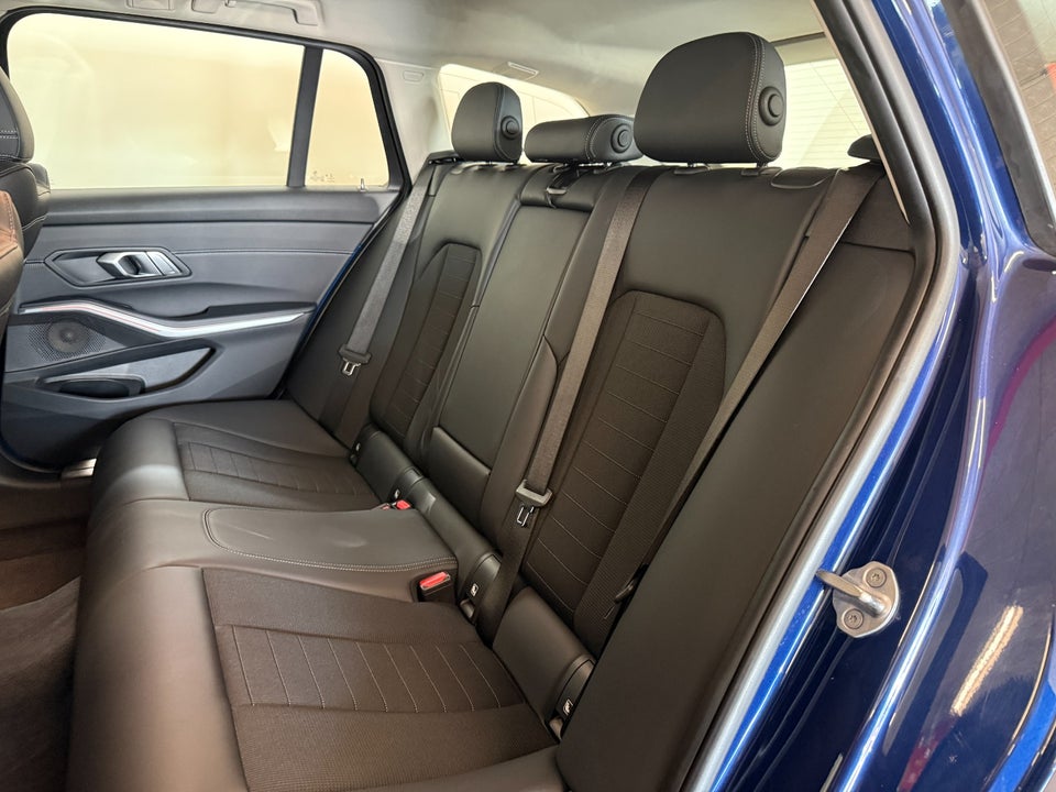 BMW 320i 2,0 Touring Sport Line aut. 5d