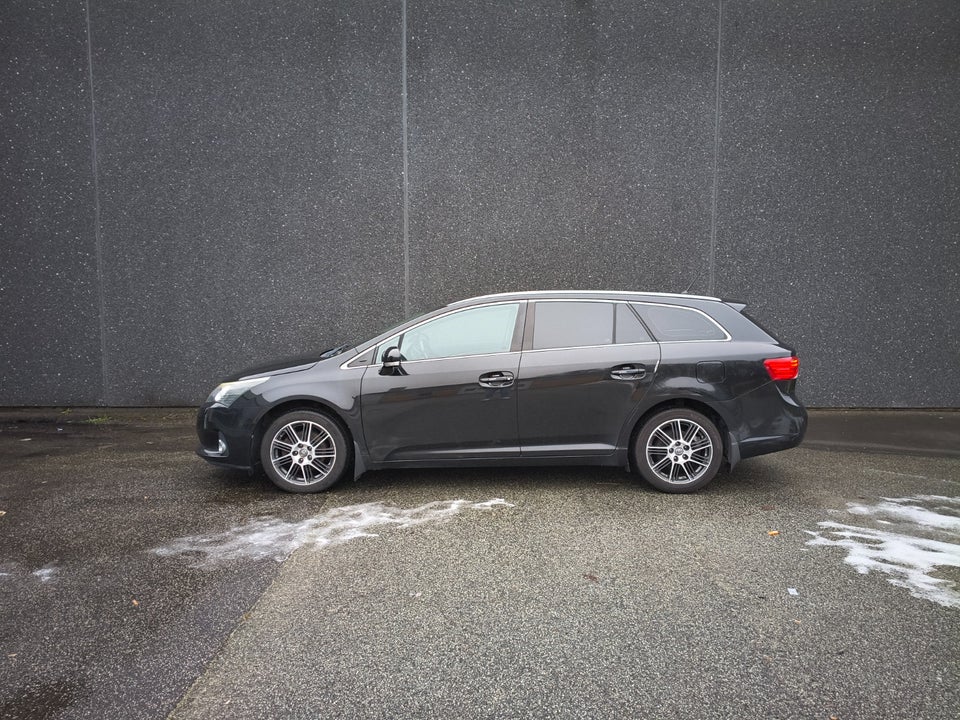 Toyota Avensis 2,0 D-4D T1 stc. 5d