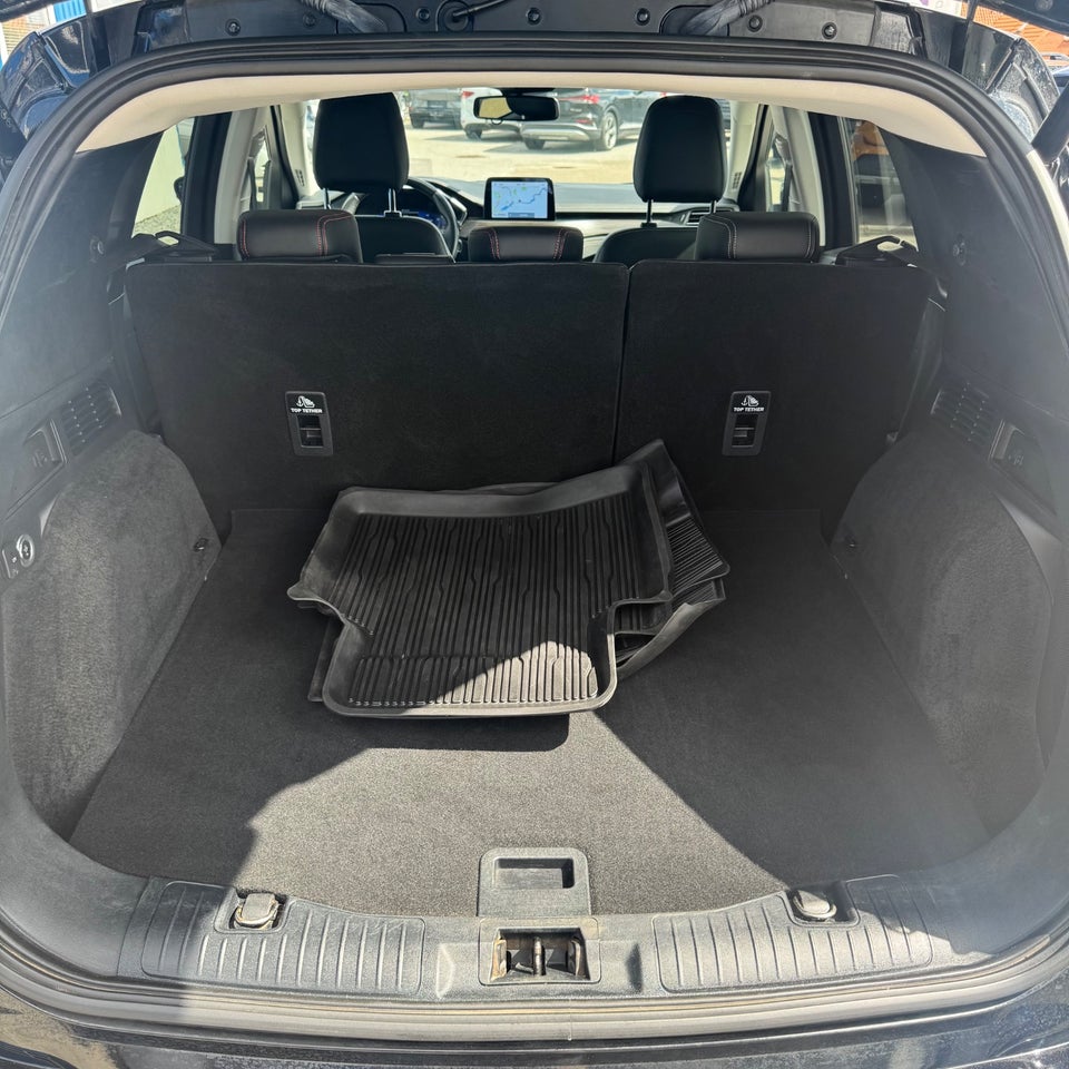 Ford Kuga 2,5 PHEV Vignale CVT 5d