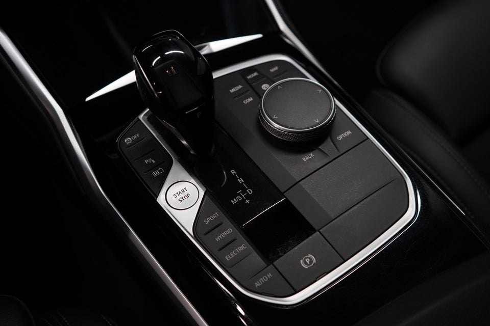 BMW 330e 2,0 Touring Sport Line aut. 5d