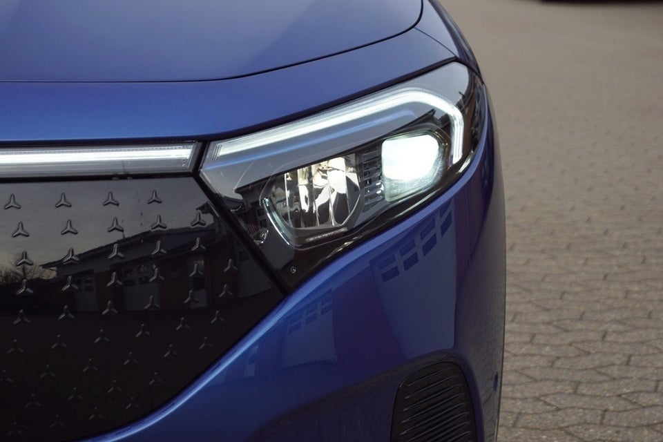 Mercedes EQA300 Progressive 4Matic 5d