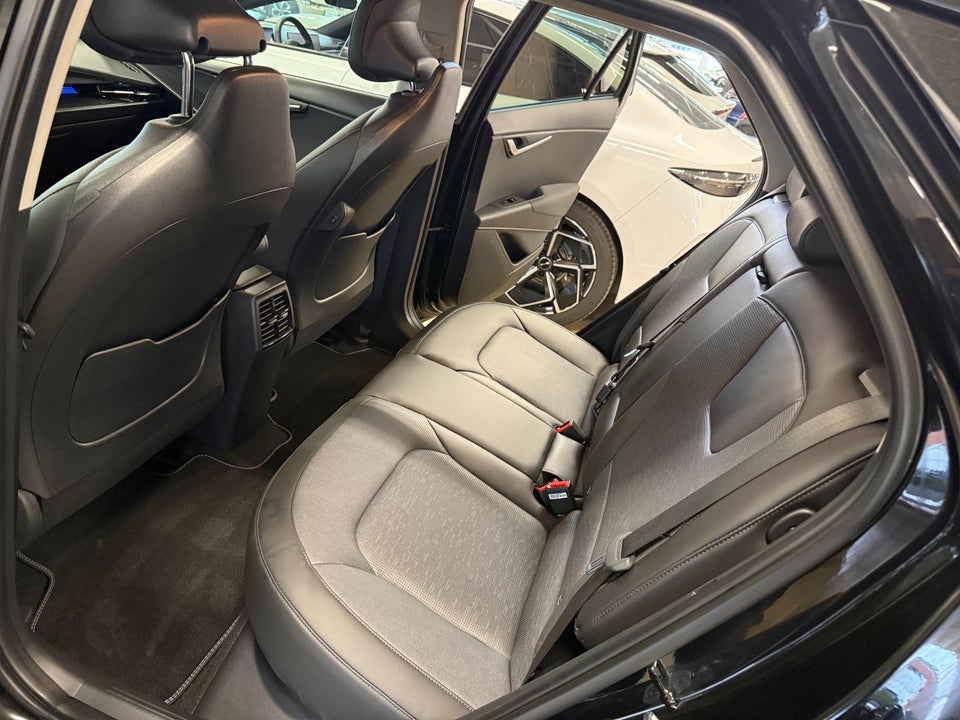 Kia Niro 64 EV Upgrade 5d