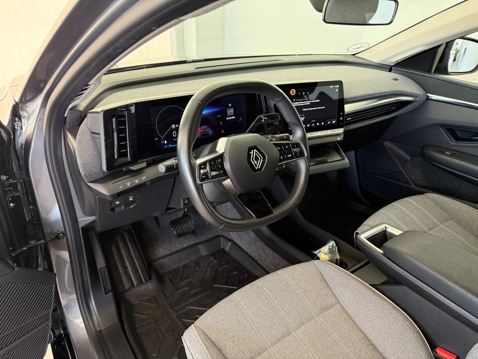 Renault Megane E-Tech 40 Equilibre 5d