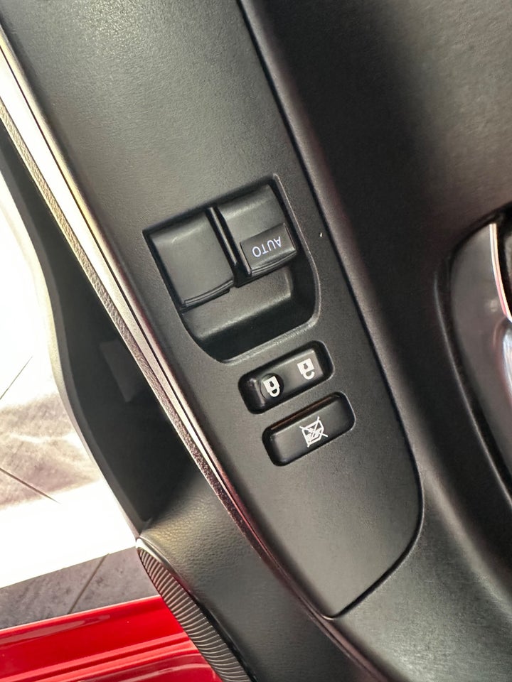 Toyota Yaris 1,5 VVT-i T2 5d