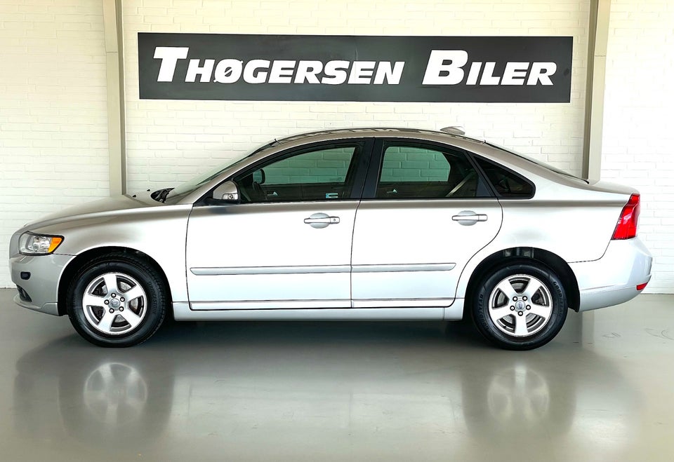 Volvo S40 2,0 Momentum 4d