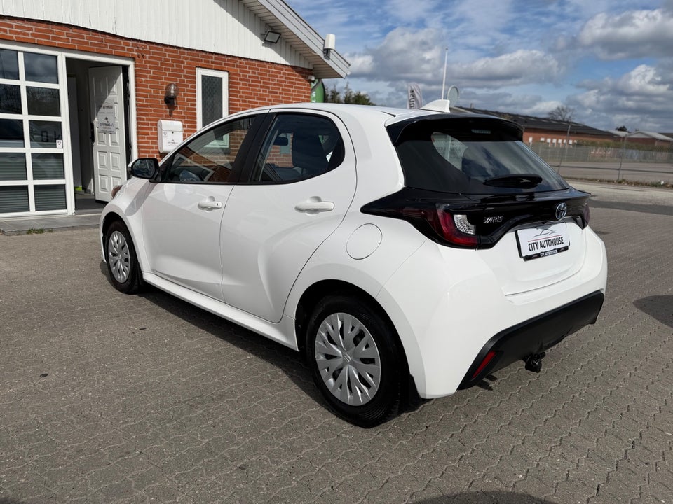 Toyota Yaris 1,5 Hybrid H3 e-CVT 5d