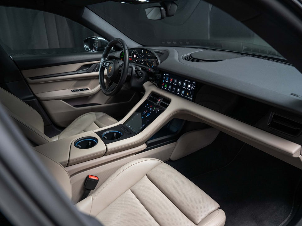 Porsche Taycan 4 Performance+ Cross Turismo 5d