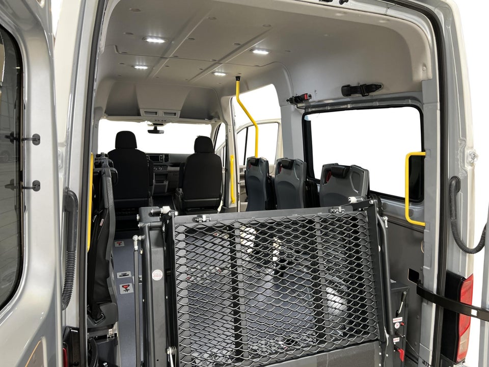 VW Crafter 35 2,0 TDi 140 L3H2 aut.