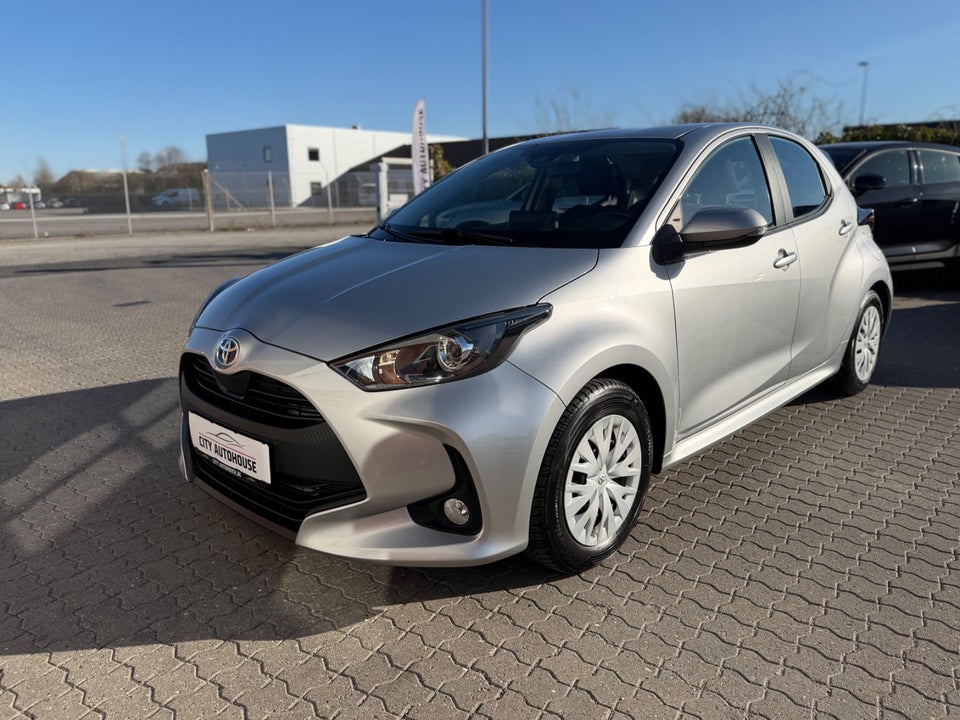 Toyota Yaris 1,5 Hybrid H3 e-CVT 5d