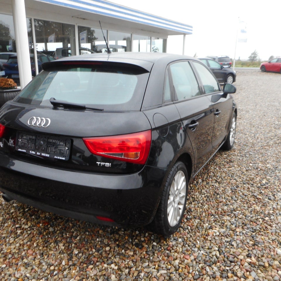 Audi A1 1,2 TFSi 86 Ambition Sportback 5d