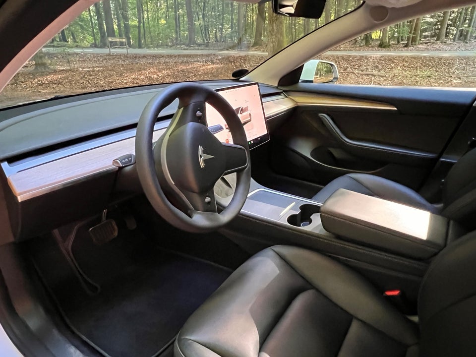 Tesla Model 3 Long Range AWD 4d