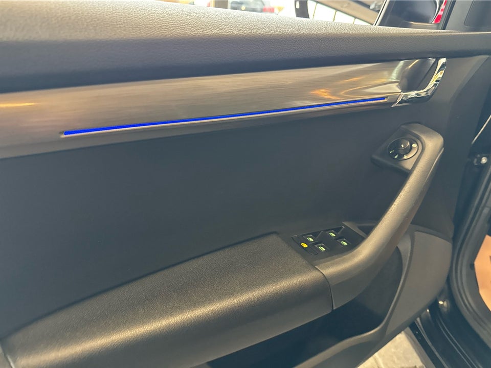 Skoda Octavia 2,0 TDi 150 Business Line+ Celebration Combi DSG 5d