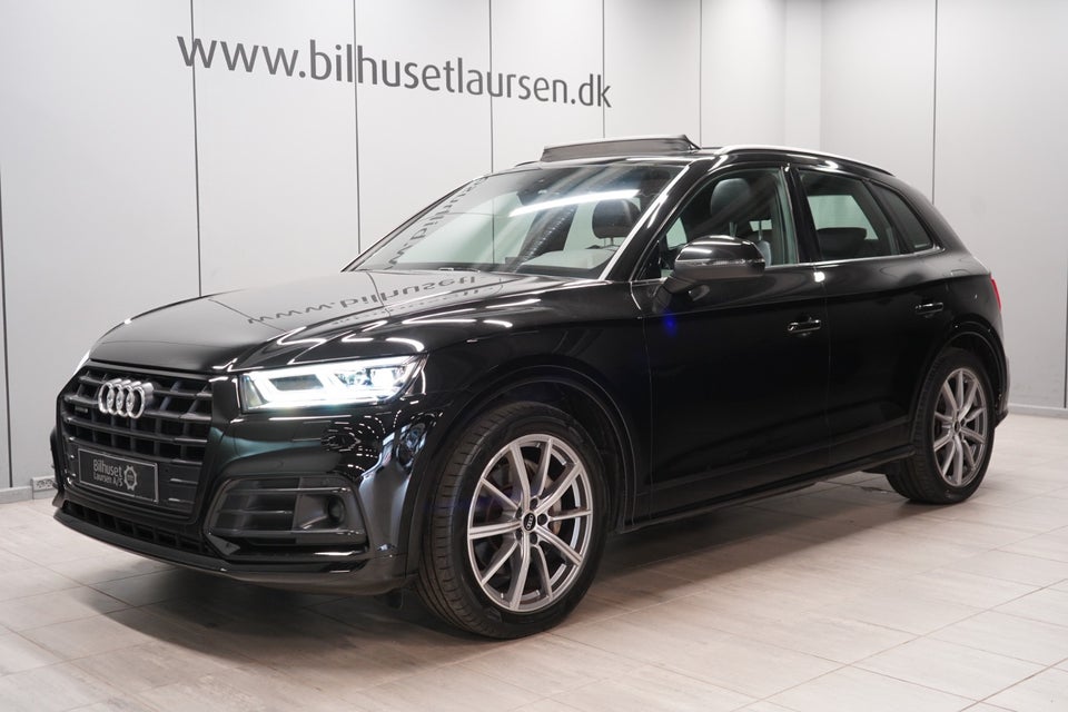 Audi Q5 55 TFSi e Sport quattro S-tr. 5d