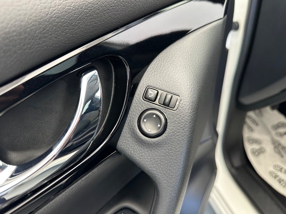 Nissan Qashqai 1,3 Dig-T 140 N-Connecta 5d