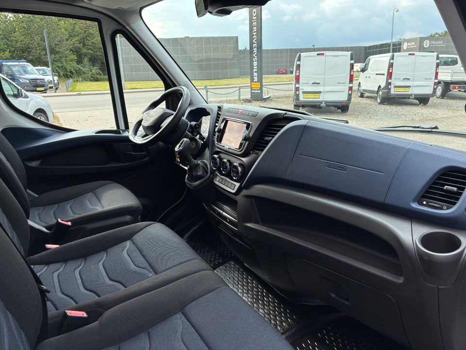 Iveco Daily 3,0 35C18 Db.Kab AG8 4d