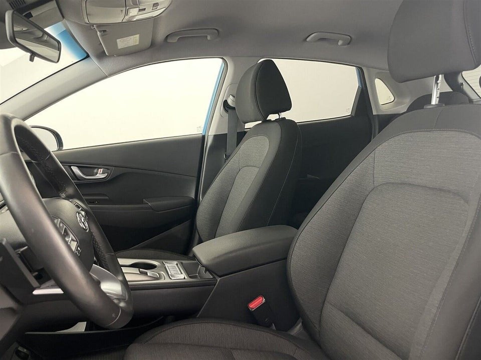 Hyundai Kona 64 EV Essential 5d