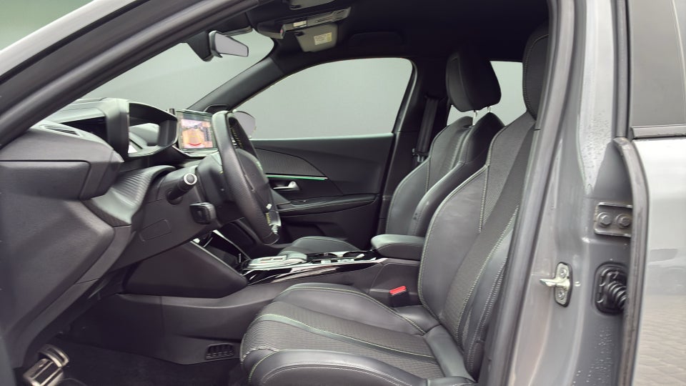 Peugeot e-2008 54 GT 5d
