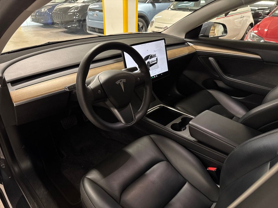 Tesla Model 3 RWD 4d