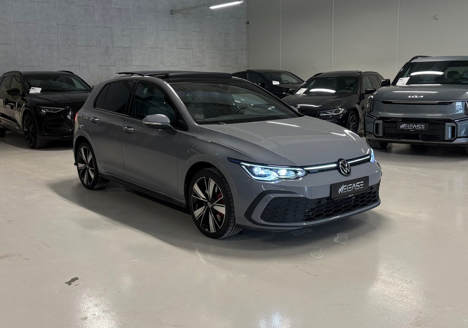 VW Golf VIII 1,4 GTE DSG 5d
