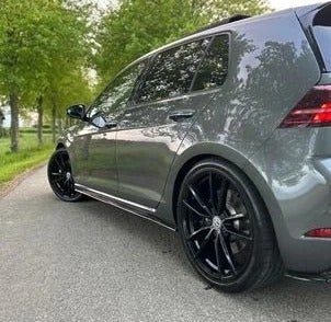 VW Golf VII 2,0 R DSG 4Motion 5d