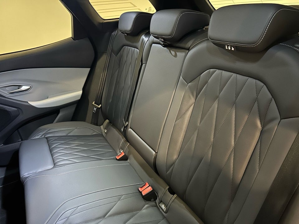 Ford Explorer 77 Premium Extended Range 5d