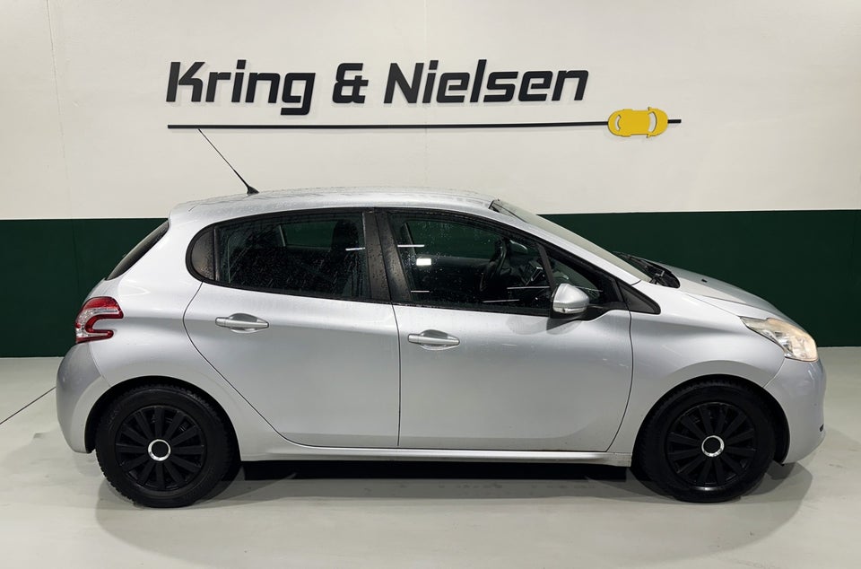 Peugeot 208 1,6 e-HDi 92 Active 5d