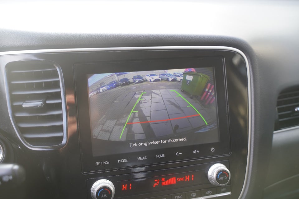 Mitsubishi Outlander 2,4 PHEV Invite CVT 4WD 5d