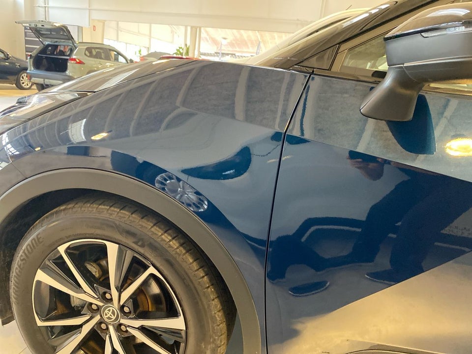 Toyota C-HR 1,8 Hybrid Style 5d