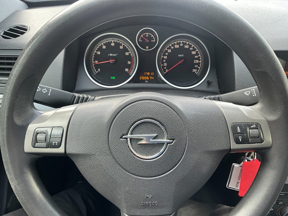 Opel Astra 1,8 Enjoy GTC 3d