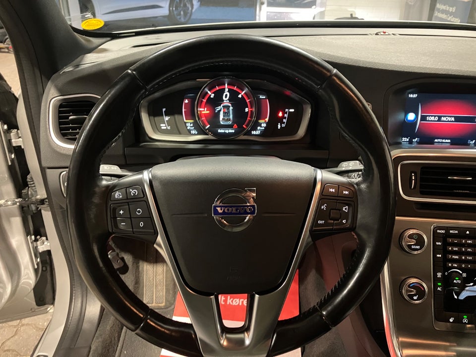 Volvo V60 2,0 D4 190 Summum aut. 5d